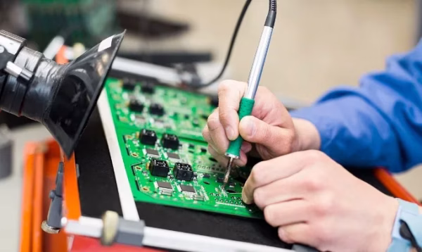 PCB Soldering3